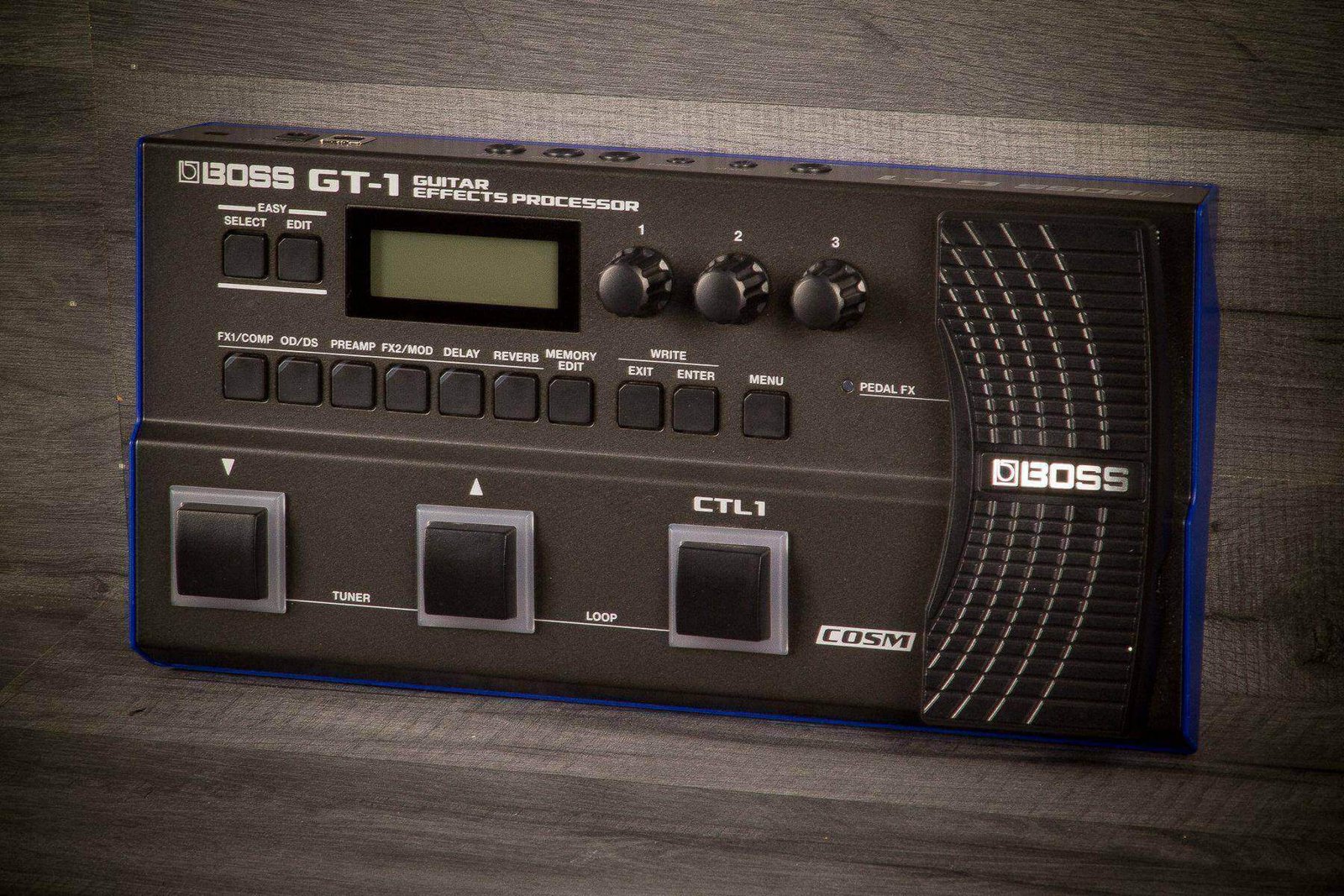 Boss GT-1 vs Zoom G1 Four comparatif 2026